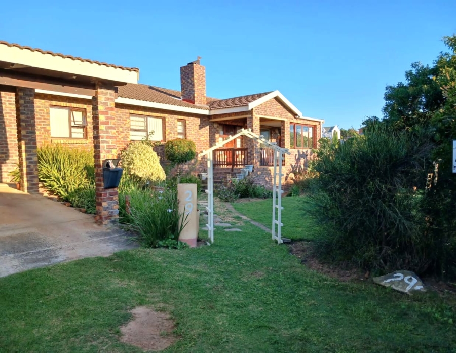 4 Bedroom Property for Sale in Wavecrest Eastern Cape